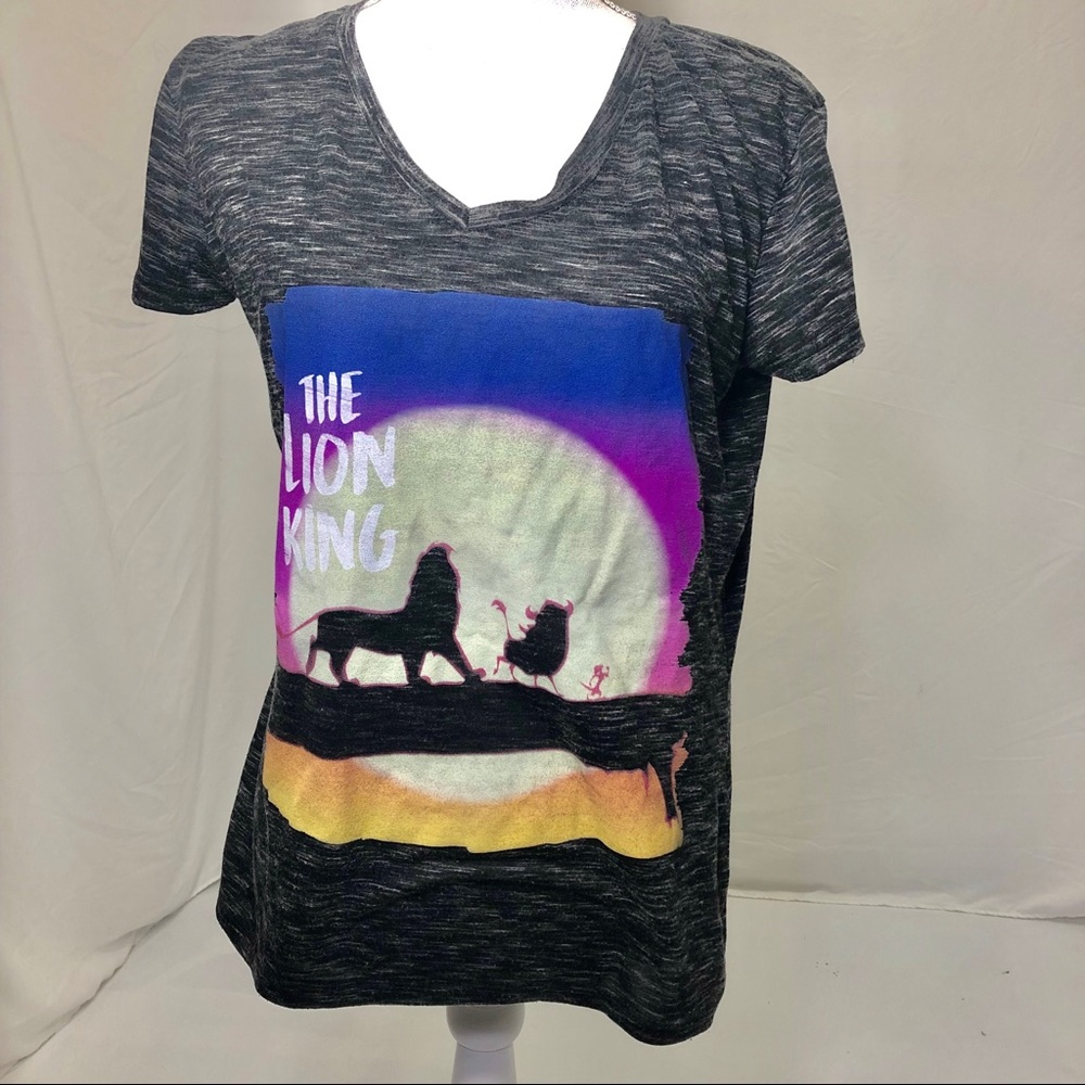 🚨 5/$25 SALE 🚨 Women’s Size Medium The Lion King Tee Shirt